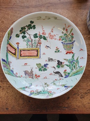 Lot 85 - A CHINESE FAMILLE VERTE 'GARDEN' CHARGER.