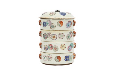 Lot 351 - A CHINESE FAMILLE ROSE FOUR-TIER PICNIC BOX.