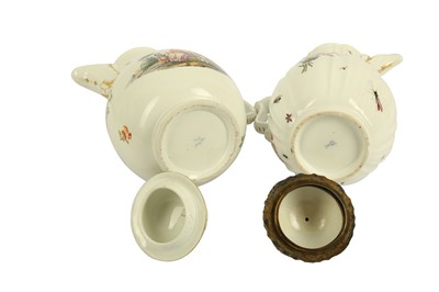 Lot 76 - A MEISSEN PORCELAIN COFFEE POT AND LID, 18TH CENTURY