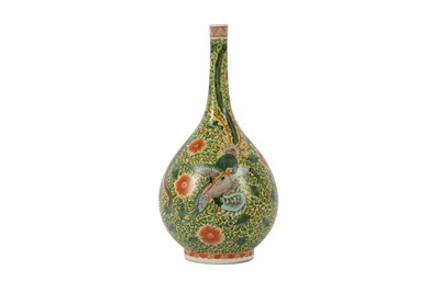 Lot 664 - A CHINESE FAMILLE VERTE 'DRAGON AND PHOENIX' BOTTLE VASE.
