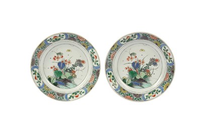 Lot 170 - A PAIR OF CHINESE FAMILLE VERTE 'GRASSHOPPER' DISHES.