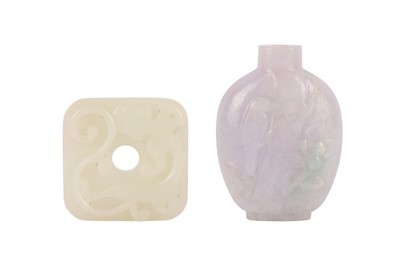 Lot 698 - A CHINESE WHITE JADE 'CHILONG' BI DISC. / A CHINESE LAVENDER JADEITE SNUFF BOTTLE.