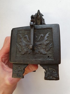 Lot 18 - AN UNUSUAL CHINESE BRONZE INCENSE BURNER.