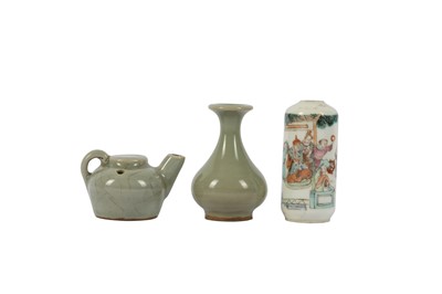 Lot 265 - A CHINESE FAMILLE ROSE SNUFF BOTTLE, A CELADON-GLAZED MINIATURE TEAPOT AND A VASE.