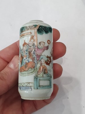 Lot 265 - A CHINESE FAMILLE ROSE SNUFF BOTTLE, A CELADON-GLAZED MINIATURE TEAPOT AND A VASE.