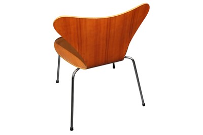 Lot 276 - ARNE JACOBSEN (DANISH, 1902-1971) FOR FRITZ HANSEN, DENMARK