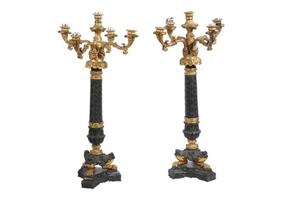 Lot 1091 - A PAIR OF PATINATED BRONZE AND GILT BRONZE FIVE LIGHT CANDELABRA, LATE 20TH/21ST CENTURY