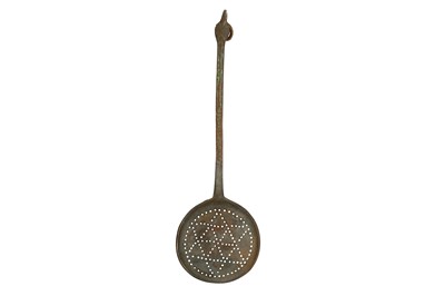 Lot 492 - A COPPER SKIMMING SPOON WITH PIERCED HEAD