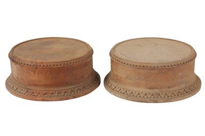 Lot 147 - A PAIR OF LARGE OVAL CARVED WOOD PEDESTALS, PROBABLY 20TH CENTURY