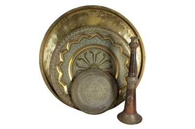Lot 402 - A LARGE BRASS TRAY, POSSIBLY SYRIAN, 20TH CENTURY