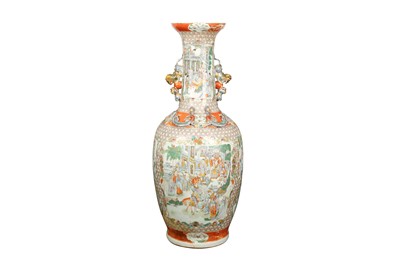 Lot 638 - A LARGE CHINESE CANTON FAMILLE ROSE VASE.