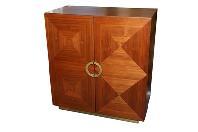 Lot 252 - A CONTEMPORARY DRINKS CABINET FROM THE RAVELLO LIVING COLLECTION