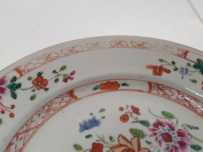 Lot 299 - A PAIR OF CHINESE PORCELAIN PLATES, QIANLONG, 18TH CENTURY