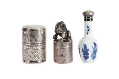 Lot 917 - A CHINESE CYLINDRICAL SILVER SEAL BOX, 20TH CENTURY