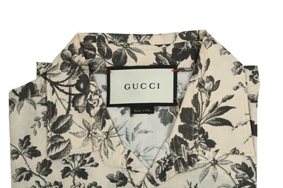Lot 64 - Three Gucci Lightweight Cotton Shirts - Size 37 and 39