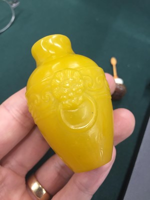 Lot 924 - A CHINESE YELLOW BEIJING GLASS SNUFF BOTTLE