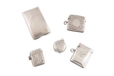 Lot 906 - A MIXED GROUP OF STERLING SILVER VESTA CASES AND A SOVEREIGN CASE