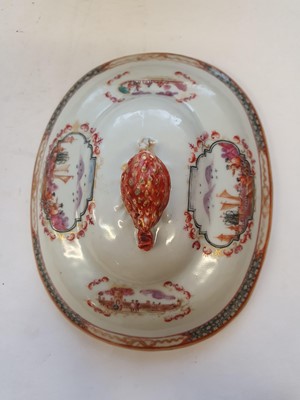 Lot 594 - A RARE CHINESE MANDARIN PALETTE SAUCE TUREEN AND STAND.