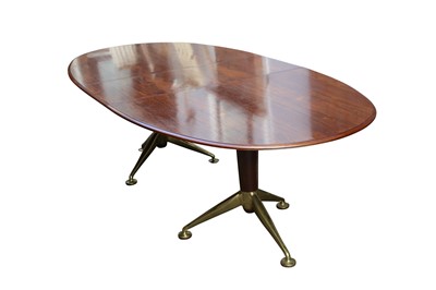 Lot 466 - A ROSEWOOD TWIN PEDESTAL OVAL DINING TABLE