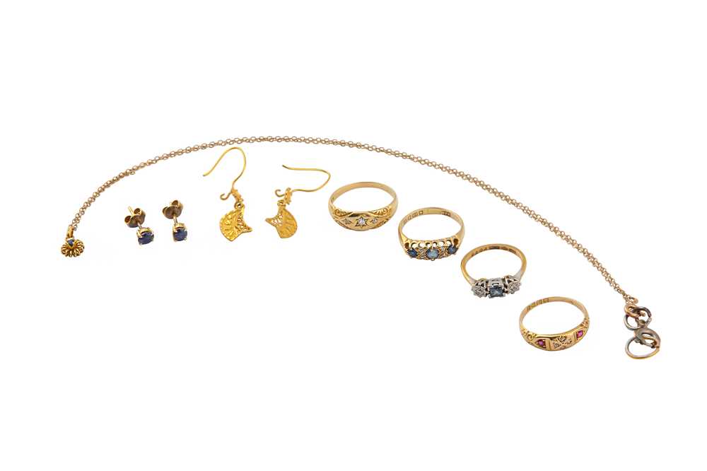 Lot 18 - A COLLECTION OF JEWELLERY