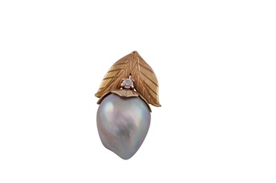 Lot 160 - A cultured pearl and diamond pendant