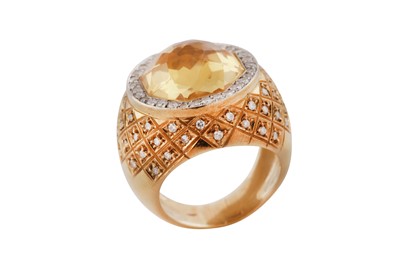 Lot 117 - A citrine and diamond dress ring