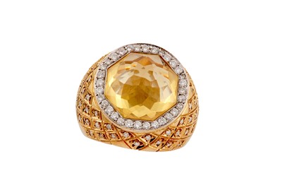 Lot 117 - A citrine and diamond dress ring