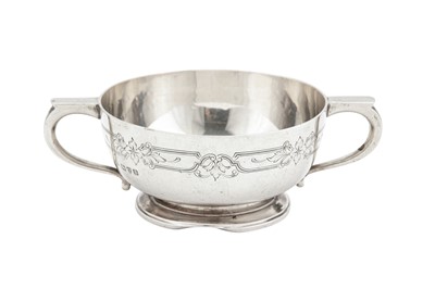 Lot 183 - A George V sterling silver twin handled dish, Chester 1923 by Zachariah Barraclough & Sons