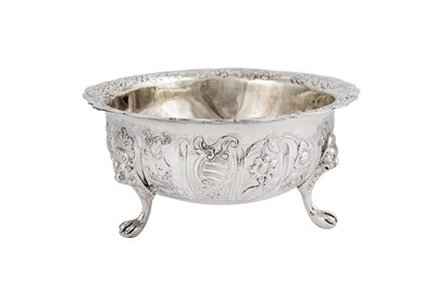 Lot 657 - A George III sterling silver sugar bowl, London 1819 by William Fountain (reg. 1st Sept 1794)