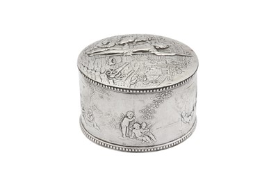 Lot 142 - An early 20th century German sterling silver dressing table box, Hanau with import marks for London 1907 by George Bedingham