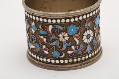 Lot 397 - A Nicholas II Russian 84 zolotnik silver gilt and cloisonné enamel napkin ring, Moscow 1898-1908, makers mark obscured