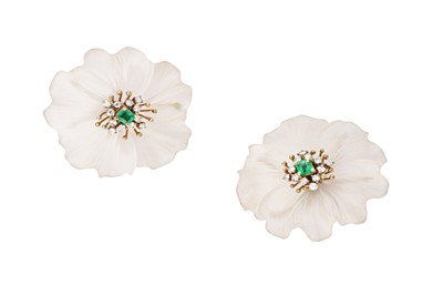 Lot 145 - An emerald, rock crystal and diamond flower brooch and earclips