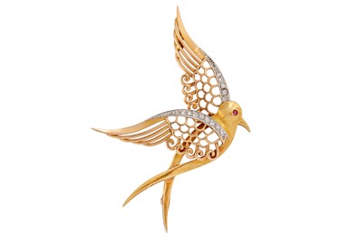 Lot 43 - A diamond-set bird brooch