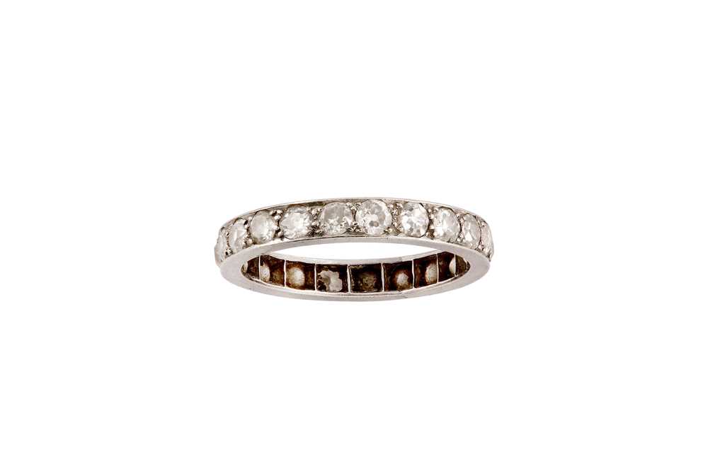 Lot 4 - A diamond eternity ring