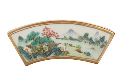 Lot 407 - A CHINESE FAN-SHAPED 'LANDSCAPE' BOX AND COVER.