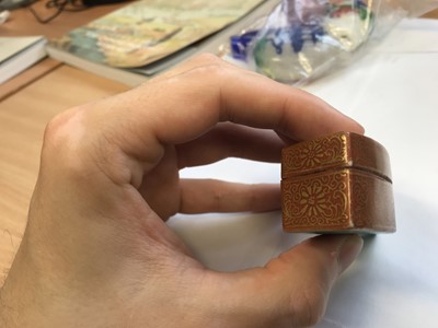Lot 407 - A CHINESE FAN-SHAPED 'LANDSCAPE' BOX AND COVER.