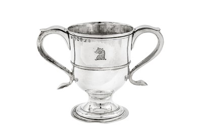 Lot 666 - A George III provincial sterling silver twin handled cup, Newcastle 1799 by John Langlands II (active 1793-1804)