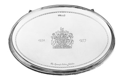 Lot 558 - An Elizabeth II sterling silver commemorative galleried tray, Sheffield 1977 by Harrods