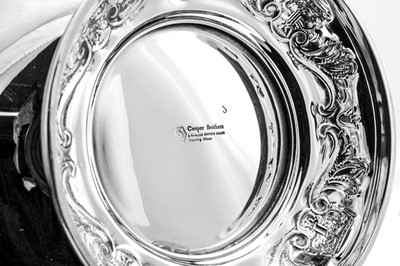 Lot 557 - An Elizabeth II sterling silver commemorative rose bowl, Sheffield 1977 by Cooper Brothers