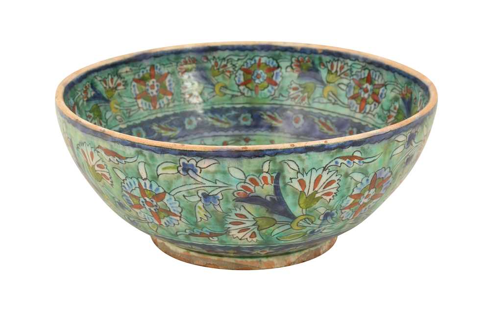 Lot 498 - A LARGE PALESTINIAN IZNIK-STYLE POTTERY BOWL