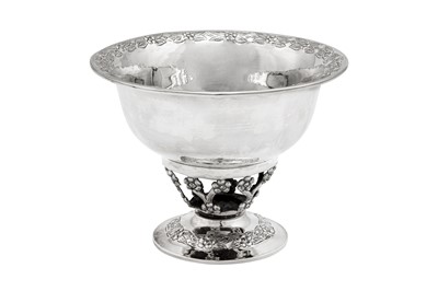 Lot 468 - A mid-20th century Mexican sterling silver pedestal bowl, Mexico City circa 1950 by Sanborn