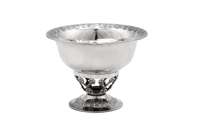 Lot 468 - A mid-20th century Mexican sterling silver pedestal bowl, Mexico City circa 1950 by Sanborn