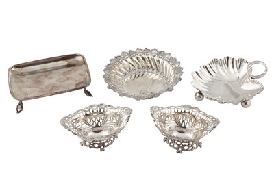 Lot 248 - A MIXED GROUP OF VICTORIAN STERLING SILVER DISHES