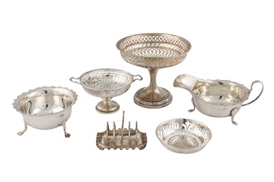Lot 353 - A MIXED GROUP OF VICTORIAN AND LATER STERLING SILVER