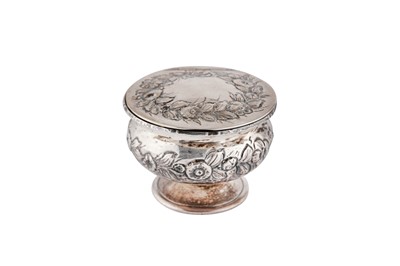 Lot 141 - AN 18TH CENTURY UNMARKED SILVER SPICE BOX, PROBABLY GERMAN CIRCA 1760