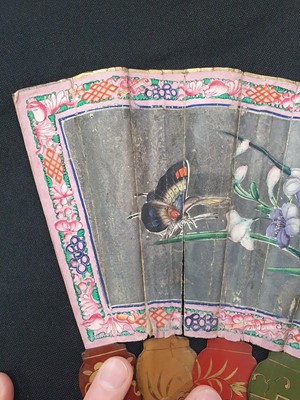 Lot 211 - λ A CHINESE CANTON PAPER FAN.