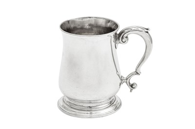 Lot 696 - A George II sterling silver half pint mug, London 1753 by Richard Gurney and Thomas Cook (reg. 19th Oct 1727)