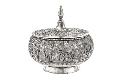 Lot 314 - A mid-20th century Iranian (Persian) silver sahan, Isfahan circa 1950 mark of Farkadyani