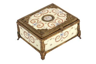 Lot 151 - A FRENCH ENAMELLED AND GILT METAL BOX, EARLY 20TH CENTURY