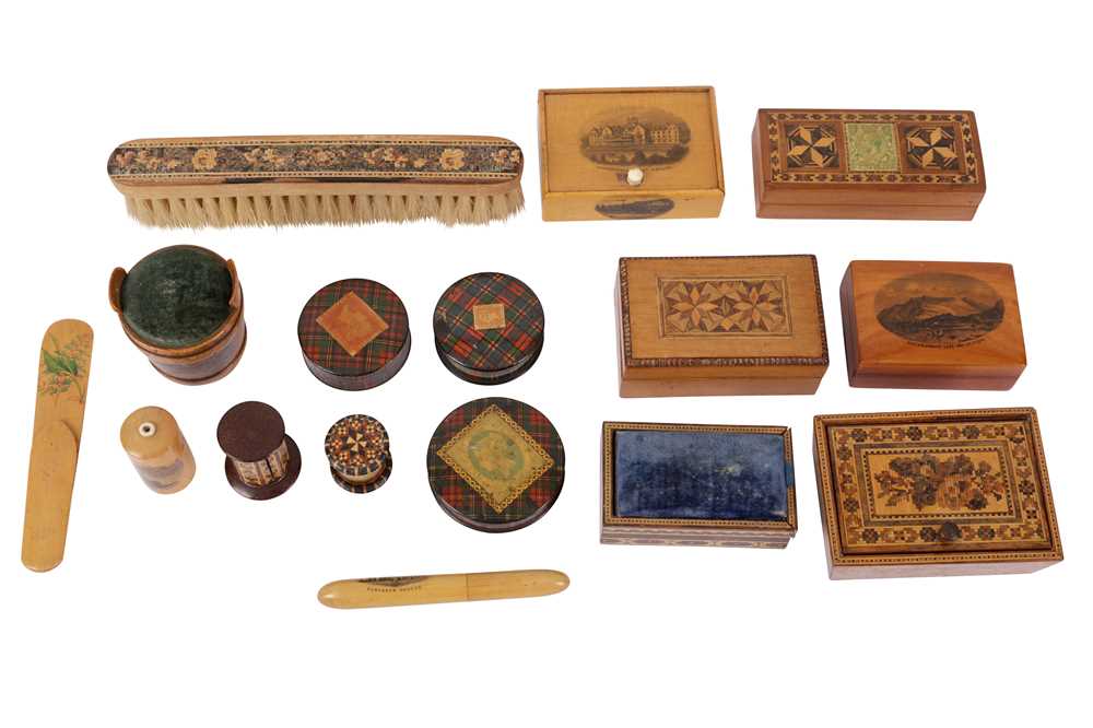 Lot 152 - A COLLECTION OF TUNBRIDGE WARE, MAUCHLINE WARE AND TARTAN WARE ITEMS